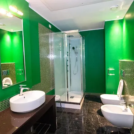 Hotel Cavour By Lvg Collection 4*