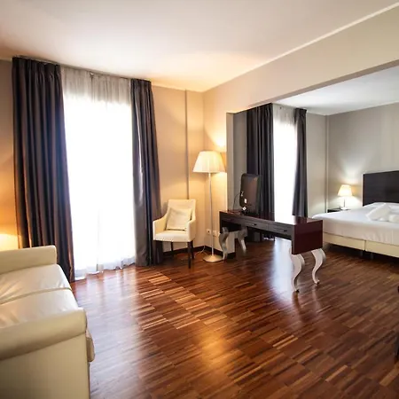 Hotel Cavour By Lvg Collection Novara