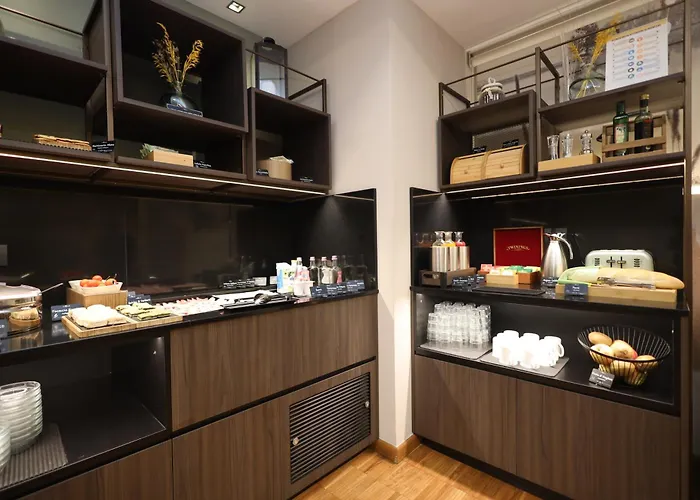 Lvg Collection - Cavour Otel